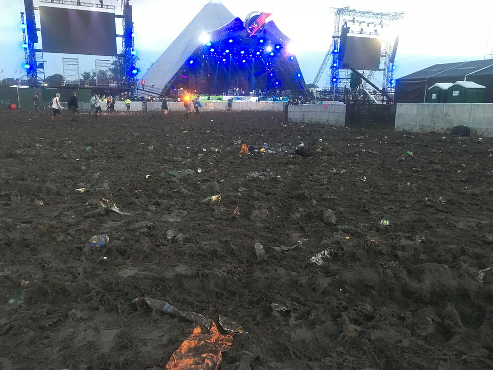 Sun comes up at the Pyramid Stage