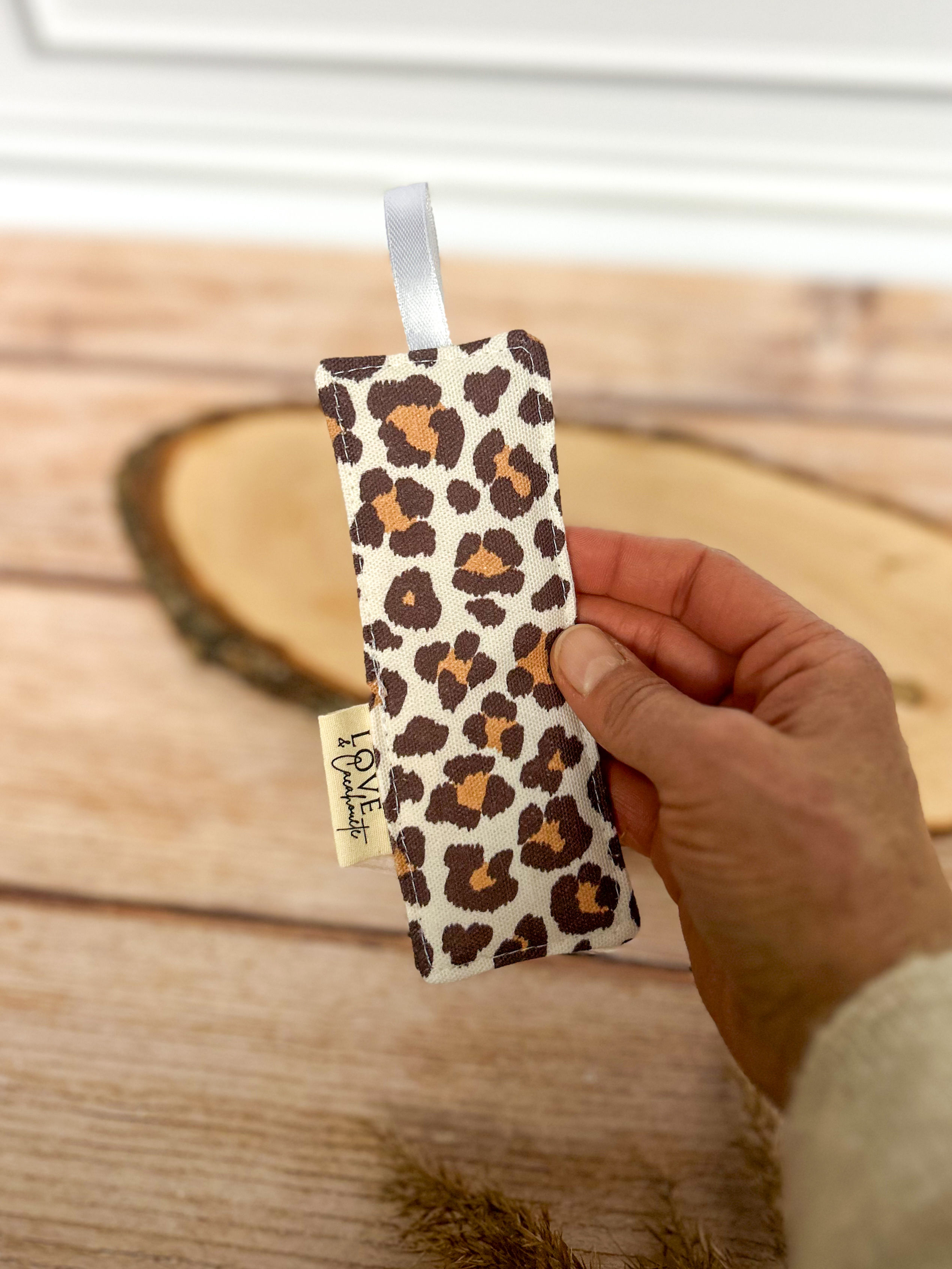 Marque page - Tissu Léopard blanc