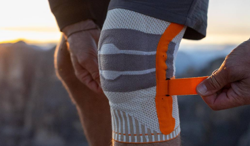 Thumbnail: Bauerfeind Merino Knee Brace