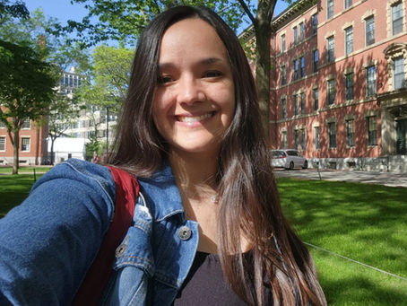 Exalumna se hace viral por entrevista