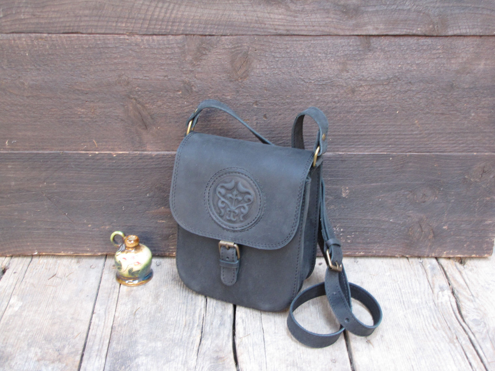 Bőrtáska életfamintával