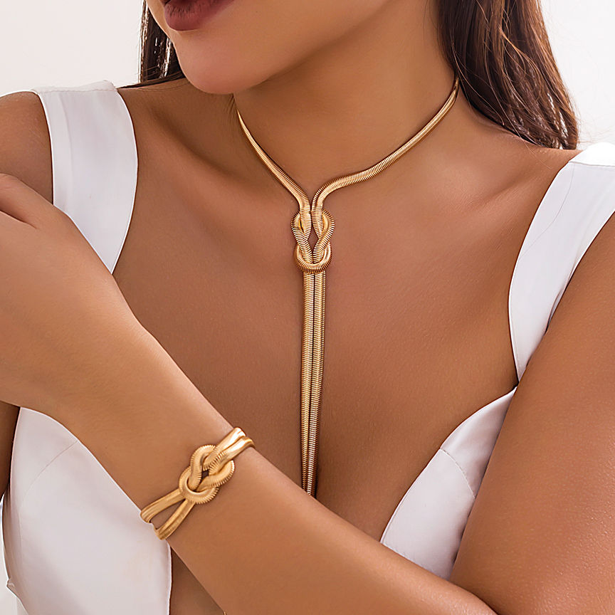 2Pcs/Set Sexy Smooth Long Snake Twisted Chain Necklace Bracelet for Women Vintag