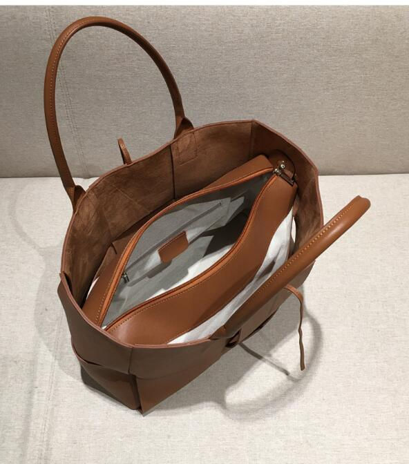 サムネイル： ハンドバッグ　ショルダーバッグ　バッグ　小型バッグ　本革バッグレディース　本革　牛革