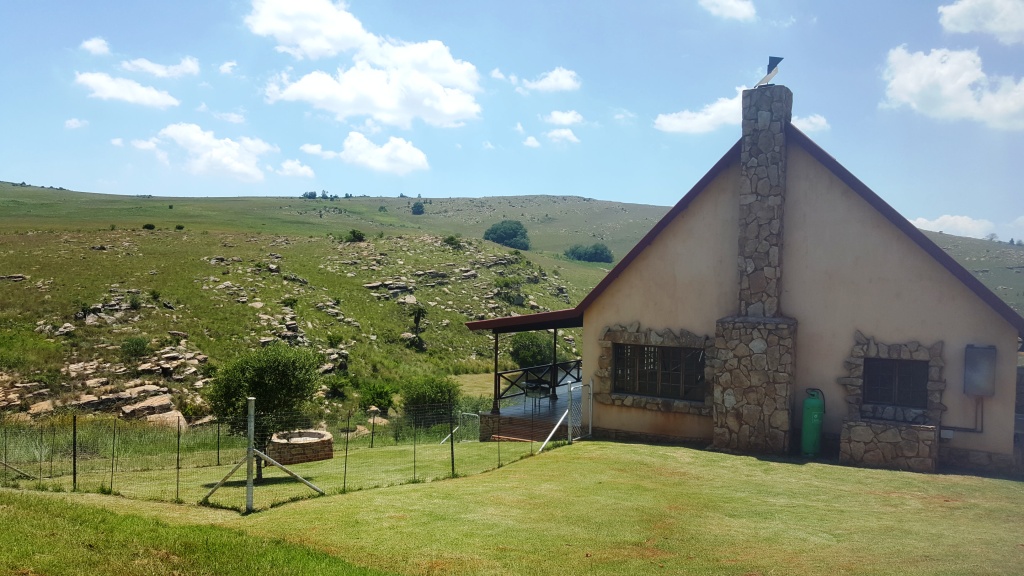 Guinea Fowl Cottage Highland Giants Estate Dullstroom