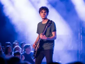 Peur de monter sur scène : comprendre le trac du musicien et s’en libérer grâce à l’hypnose