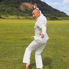 伊藤虹さん_プロフ.jpg