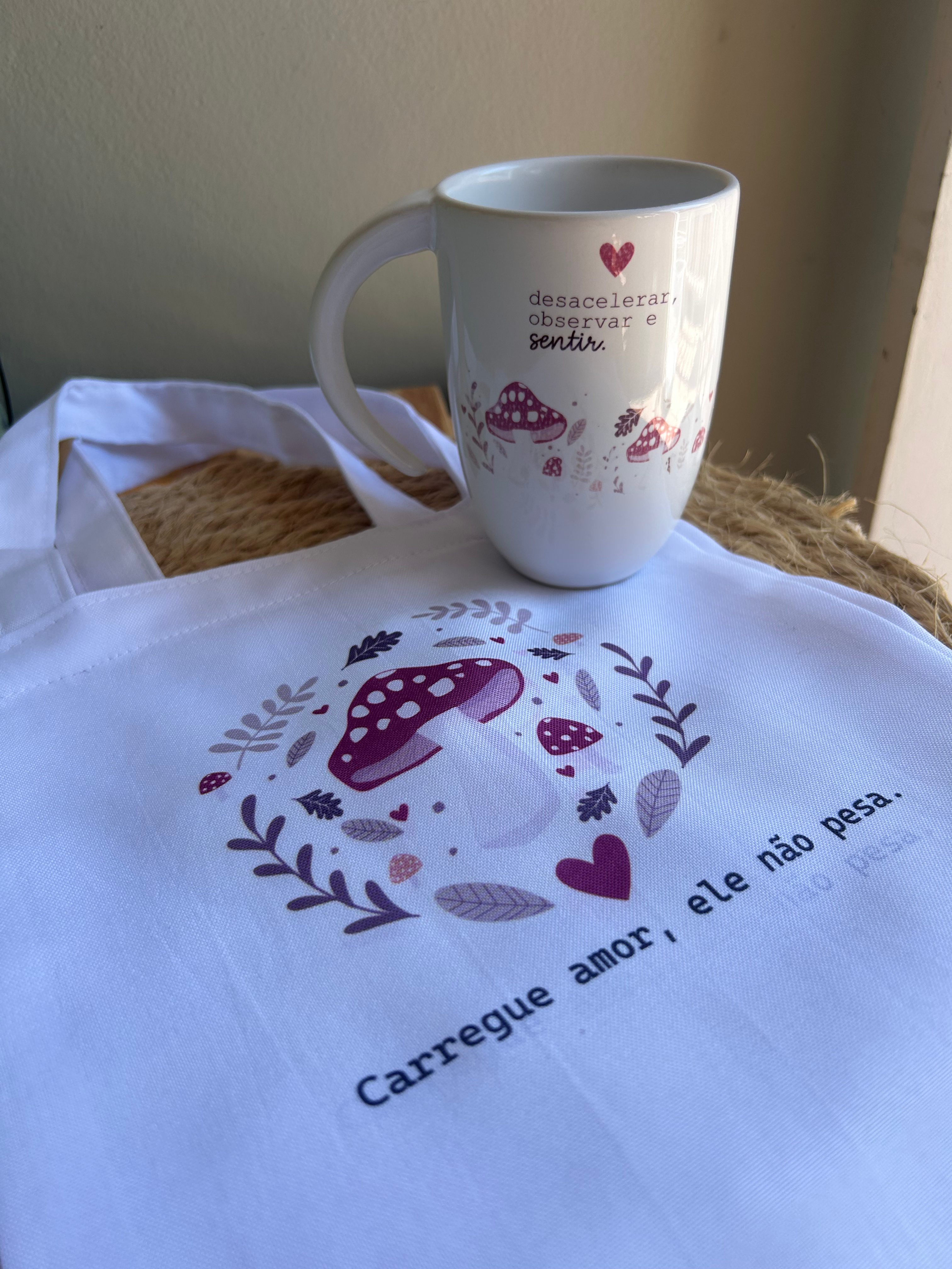 Caneca e ecobag