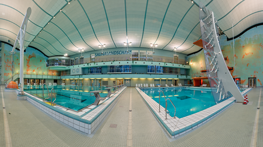 Schwimmerbecken im Agrippabad in Köln