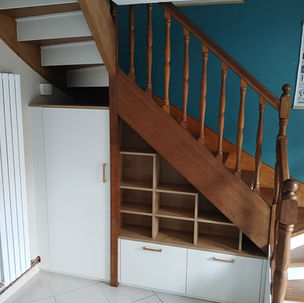 Placard sous escalier - Le Bail Agencement - Menuisier agenceur Lorient, sur mesure ploemeur