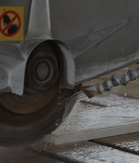 Stone bridge cutting machine, cutting marble, granite, porcelain, and quartz slabs