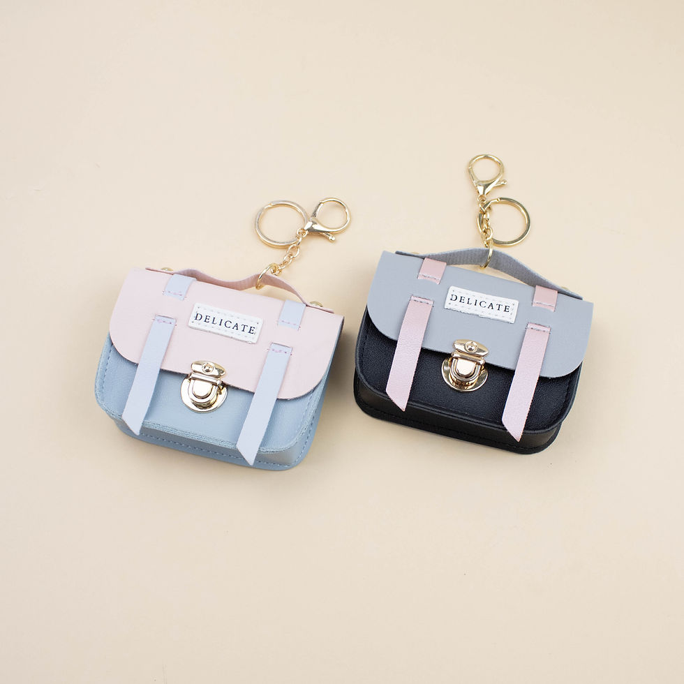 Miniaturbild: Taschenanhänger Mini-Tasche mit Karabinerhaken grauschwarz