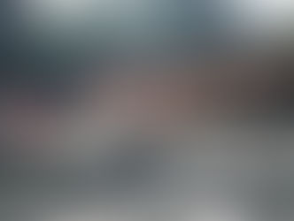 当效率不再是唯一标准 在马来西亚开一个银行户口,很多时候只需要半个小时。走进银行、领号码牌、填几张表格,确认资料后,卡片甚至可以当场拿到。护照、身分证或各种行政手续,大多也能在临柜办理,事情有一种很明确的节奏:今天去,今天完成 来到爱尔兰之后,我才发现,事情可以用完全不同的速度进行。 很多行政程序几乎没有「Walk-in」这件事。无论是申请银行开户、 PPSN,还是各种签证文件,大多必须先在官网预约,或透过 Email 联系。你很难直接走进办公大楼询问,也几乎不会当场完成一件事情。