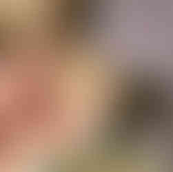 像是 Pani Puri 印度脆球。它是一种酥脆的空心油炸球,填充马铃薯泥、鹰嘴豆、洋葱等,并注入酸辣的香料水,跟印度不同的是香料水从绿色薄荷汁液换成了呛辣的咖喱汁。