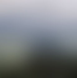 告别 EBC 不过 4 个月的时间，在雨季还没有结束的日子，我决定再回到尼泊尔。    九月，夏天的雨水尚未消停，我在加德满都生活，直至他们都把我当成尼泊尔人。在他们介于东亚与南亚民族的面孔里，我扁平黝黑的东南亚样貌得以隐没在他们之中。