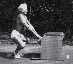 joseph-exercicio-chair.jpg