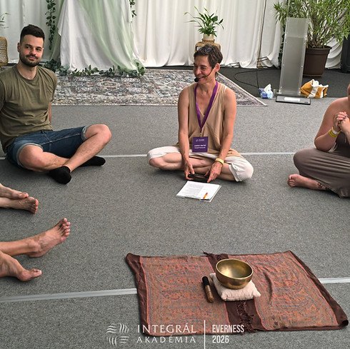 eszter leading a circle on the Everness festival 2026.jpg