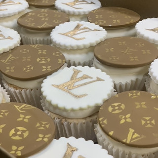 Custom Cakes - Celebrations by Lisa