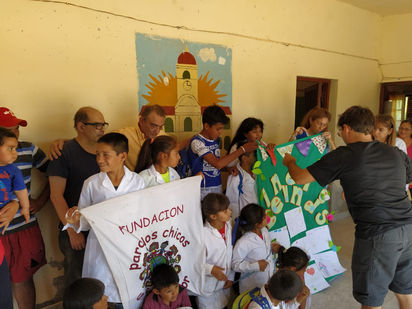 2019 Noviembre, en la escuela de La Candelaria, con Germán y familia.