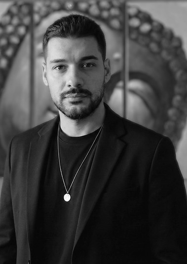 Yigit_Ozyilmaz_ psikolog_edited.jpg