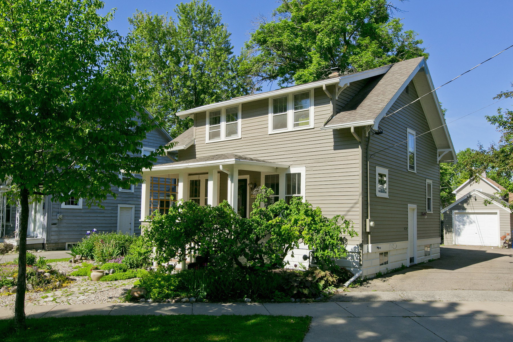 Home Exterior - Pakala Painting