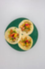 POLLO MANGO: notre délicieux poulet mariné aux épices en version sucré,salé avec de la mangue fraîche.