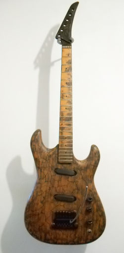 Pintura sobre Guitarra