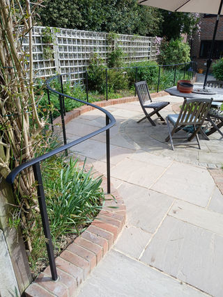 Curved handrail