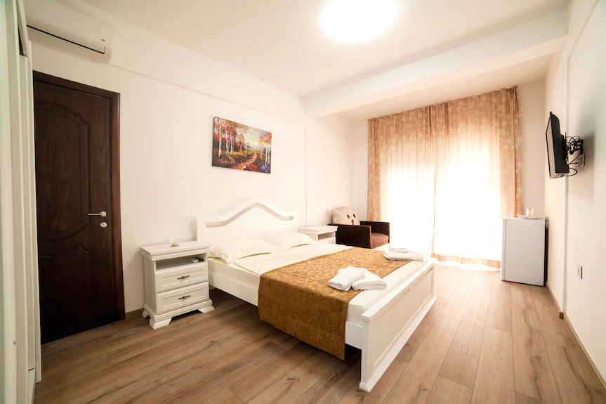 Spacious double room with comfortable beds