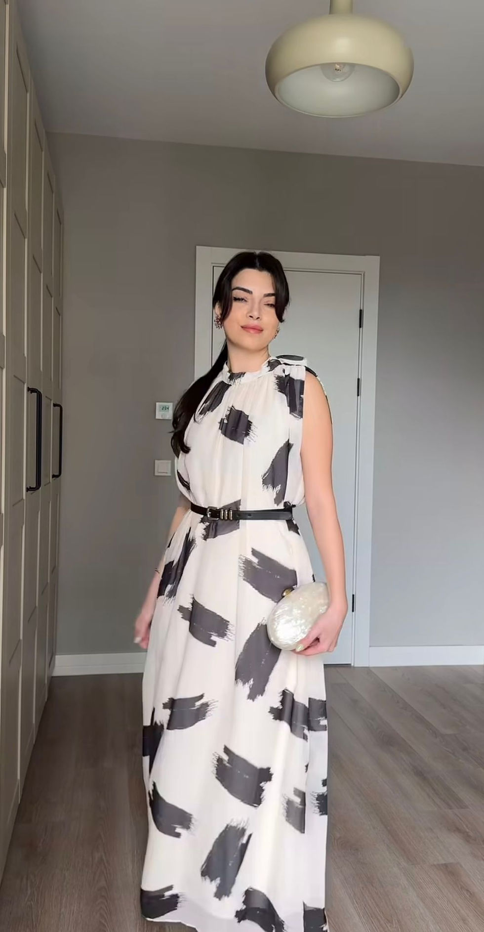 Boyundan Bağlamalı Desenli Ekru Şifon Elbise