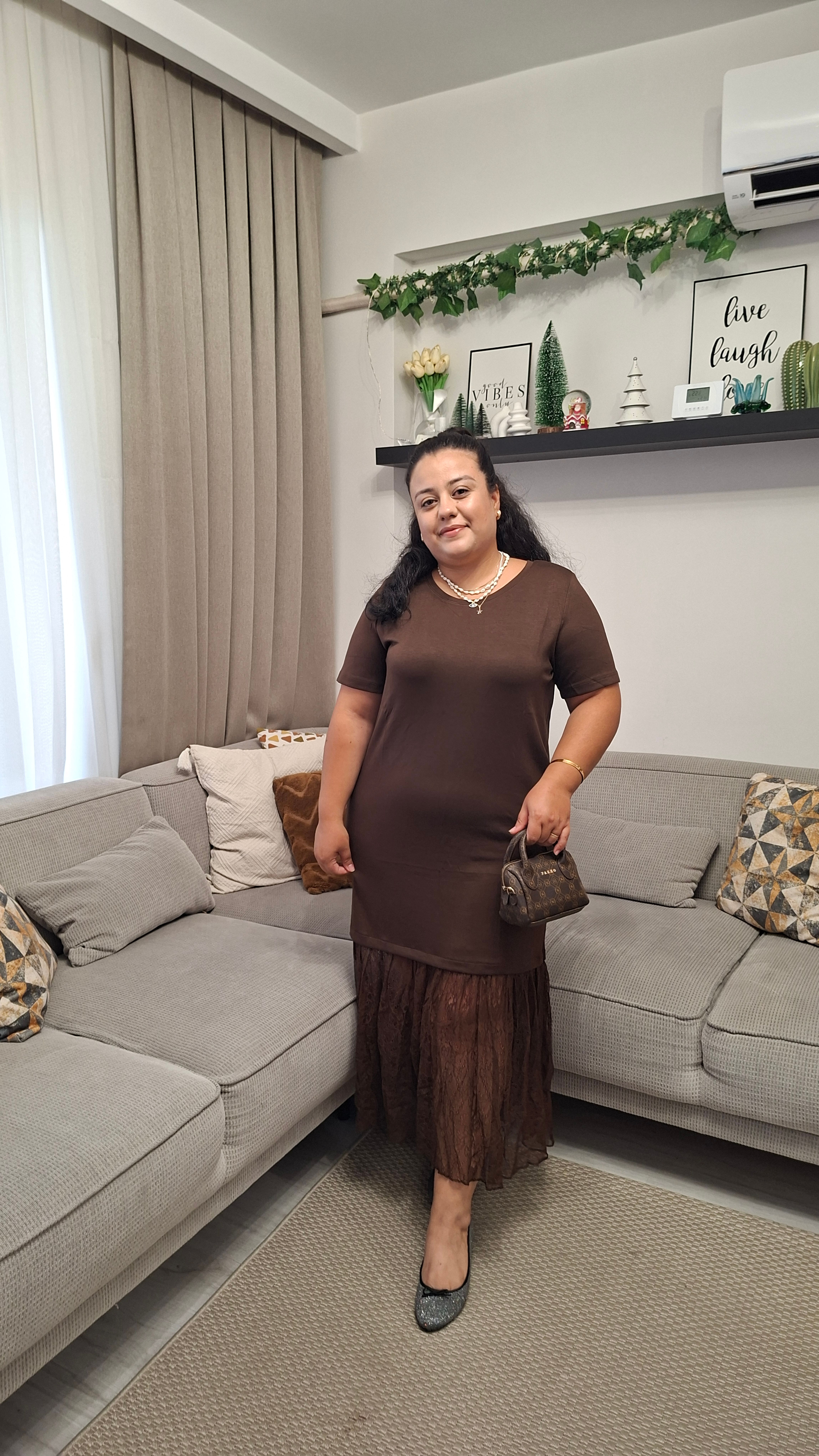 Eteği Güpürlü Kahverengi Elbise