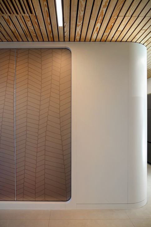 Raiffeisen, Raiffeisen bank,  wood interior, old farm renovation,  Swiss design, made in Swiss, organic design, organic furniture, contemporary interior, Design light, Himacs design, organics forms, Swiss, Région gruyère, canton de Fribourg, mobilier sur mesure, architecture d'intérieur, interior design, mobilier Inclass, mobilier Alki