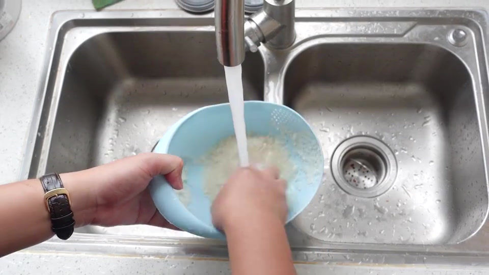 Rice Washing Bowl, Vegetable Drainer, and Fruit Washer Large Colander