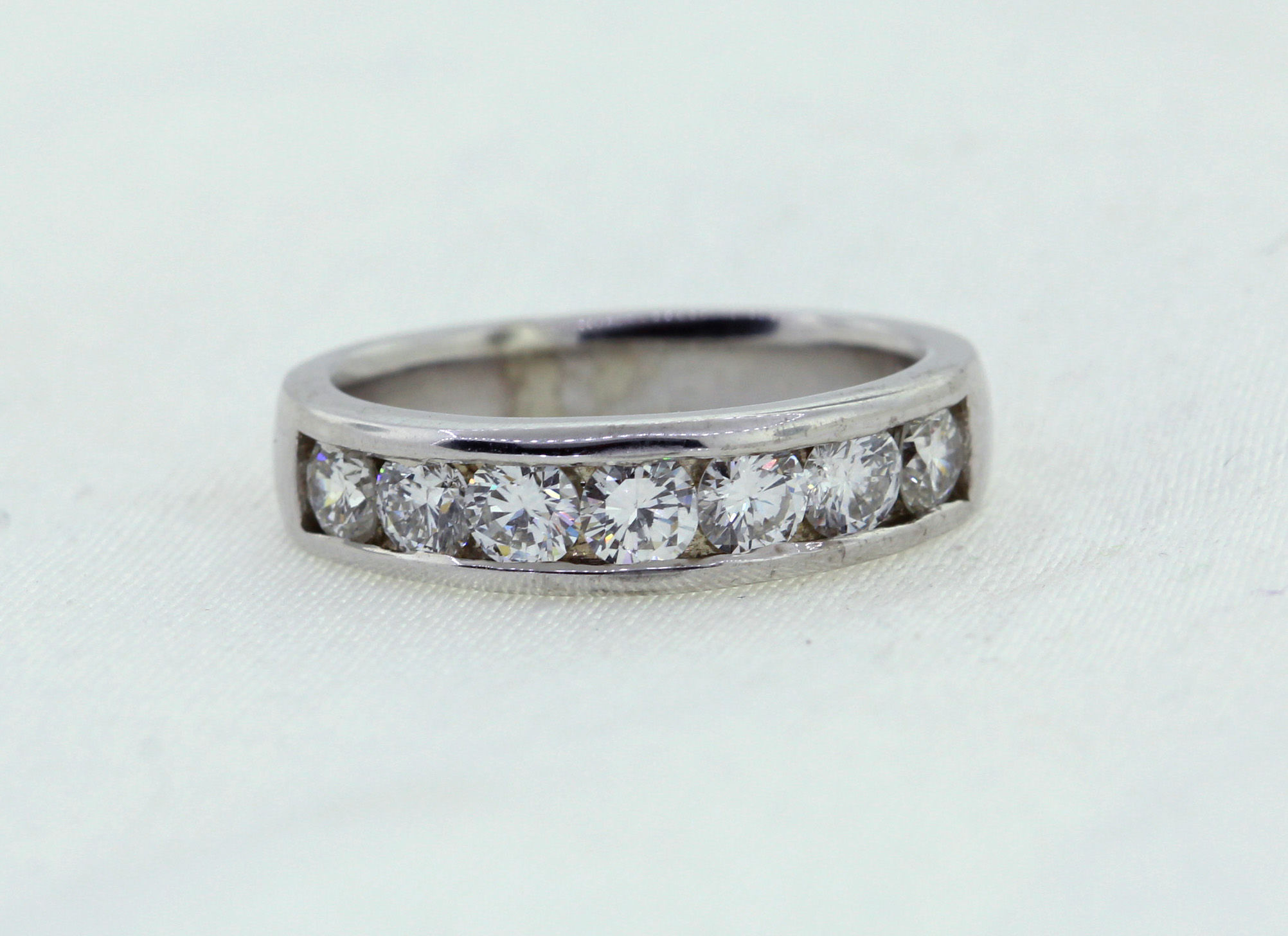 1.04CT White Gold Diamond Band