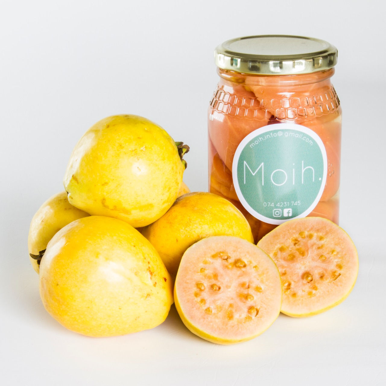 Canned guavas in syrup