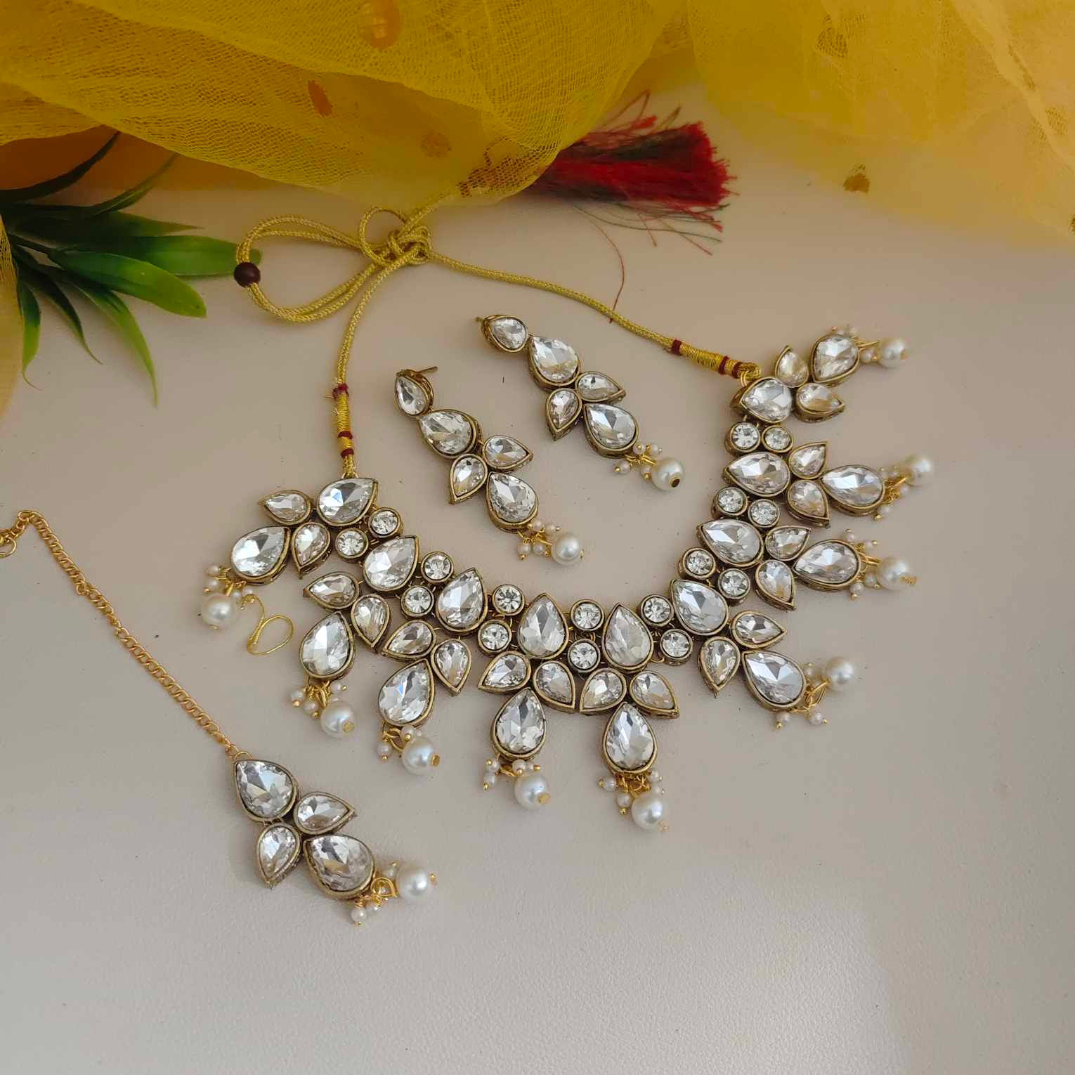 Golden Petal Glass Stone Necklace Earrings Mangtika Set fusion vogue