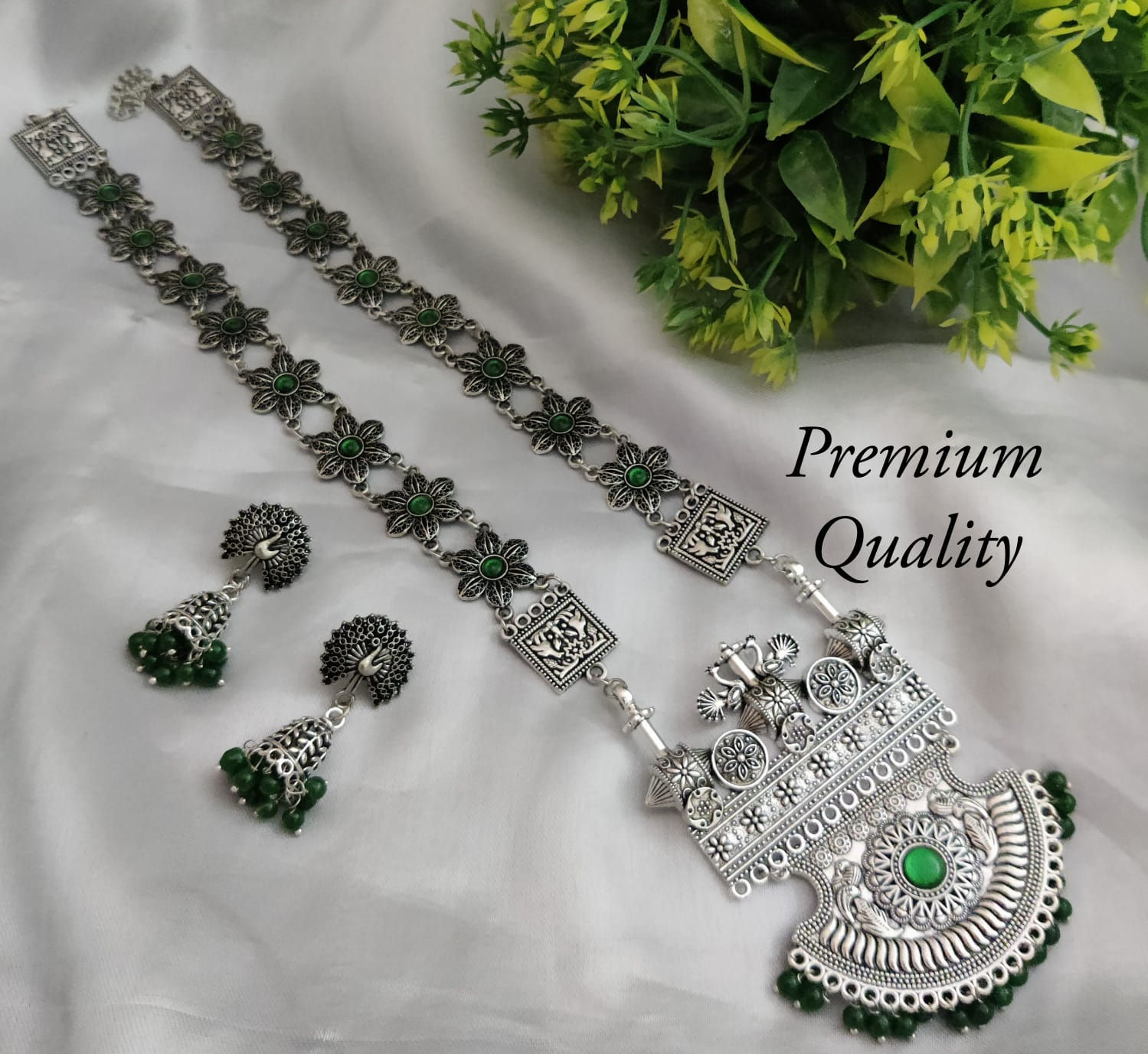 fusion vogue silver lookalike green necklace set