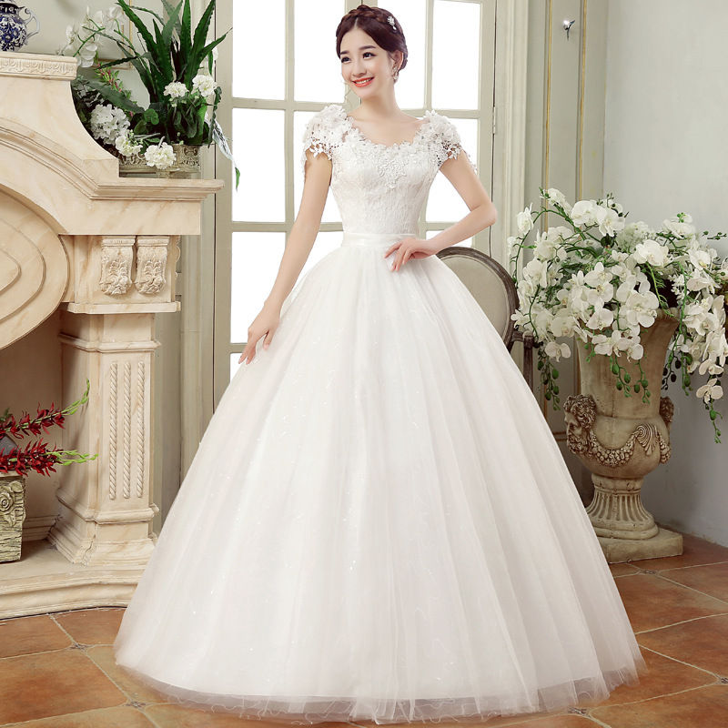 Thumbnail: Plus size slimming lace flower floor-length wedding dress.