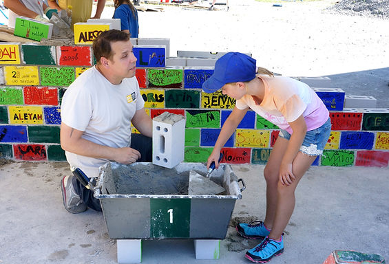 Ferienprogramm Ferienplausch Stadt Gemeinde Effretikon Bauen Mauer Kinder Baustelle Sommerferien Action