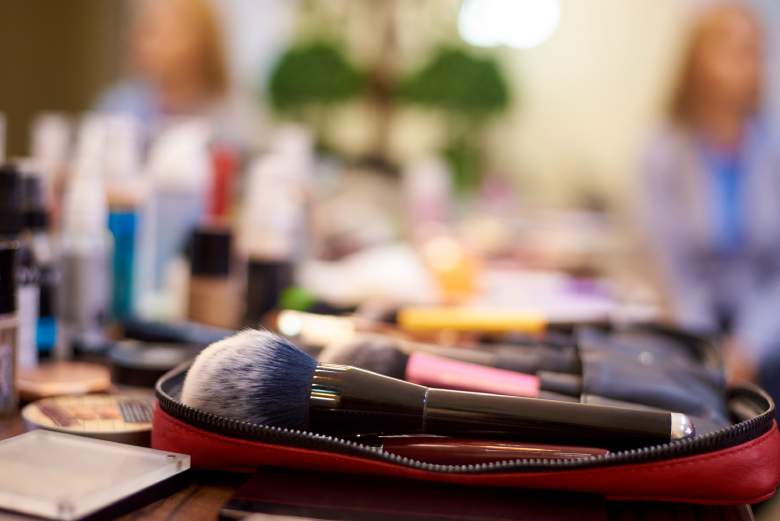 A makeup kit used in makeup course