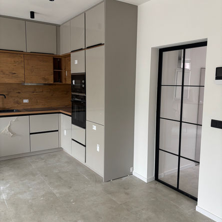 Cuisine moderne avec verrière acier intérieur