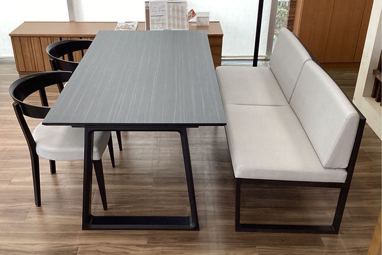 ダイニング4点セット
巾150cm奥85cm高69cm