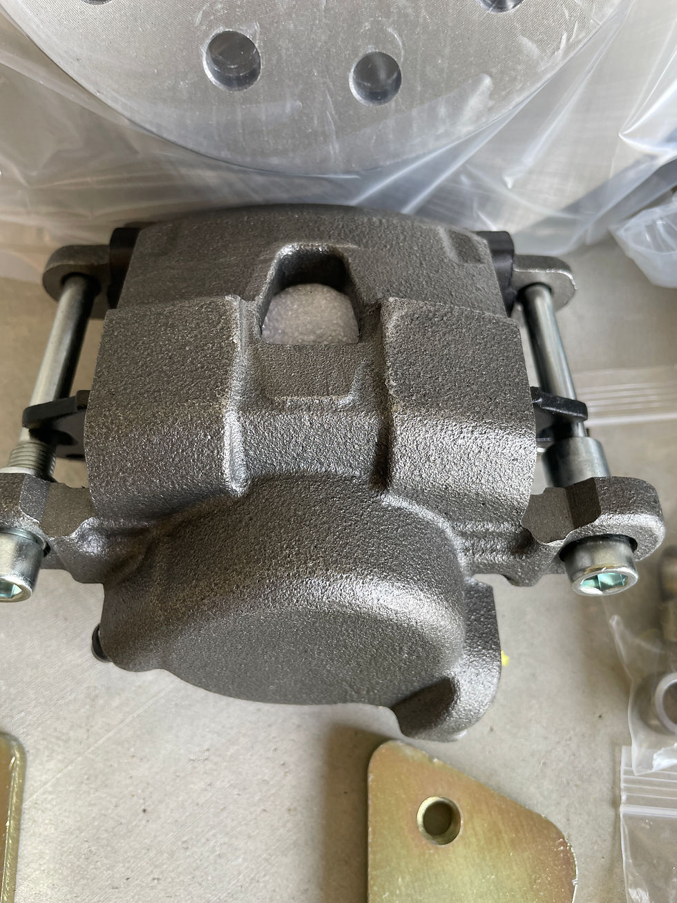 サムネイル： Bolt-on Rear Disc Brake Conversion Kit for GM 10 and 12 Bolt