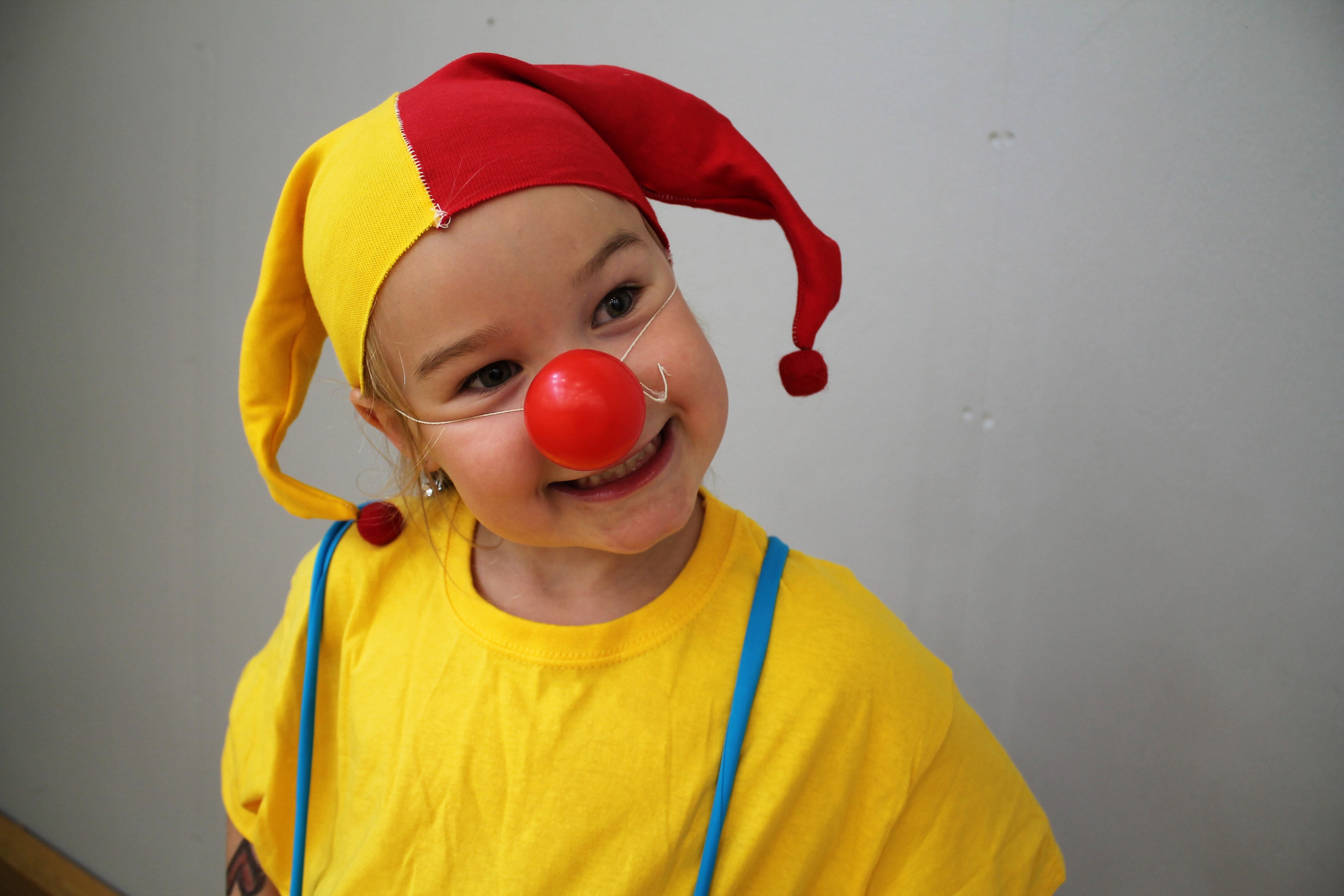 Klovnin nenä ja hattu