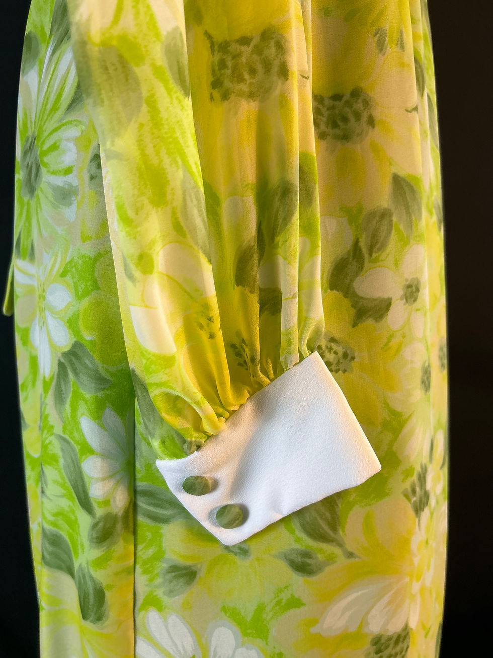 Thumbnail: 1960’s colorful maxi