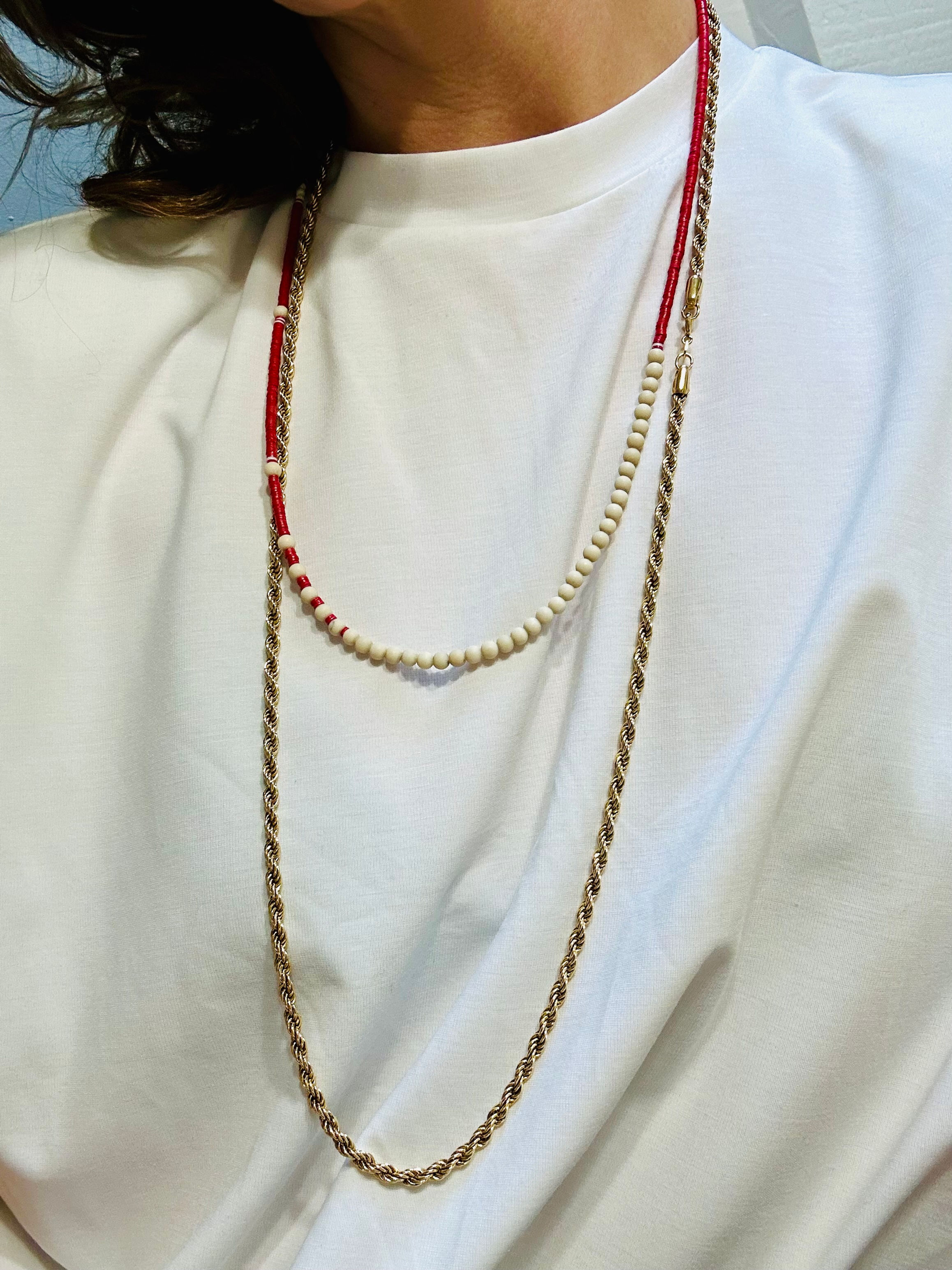 Collier perles de rivière rouges