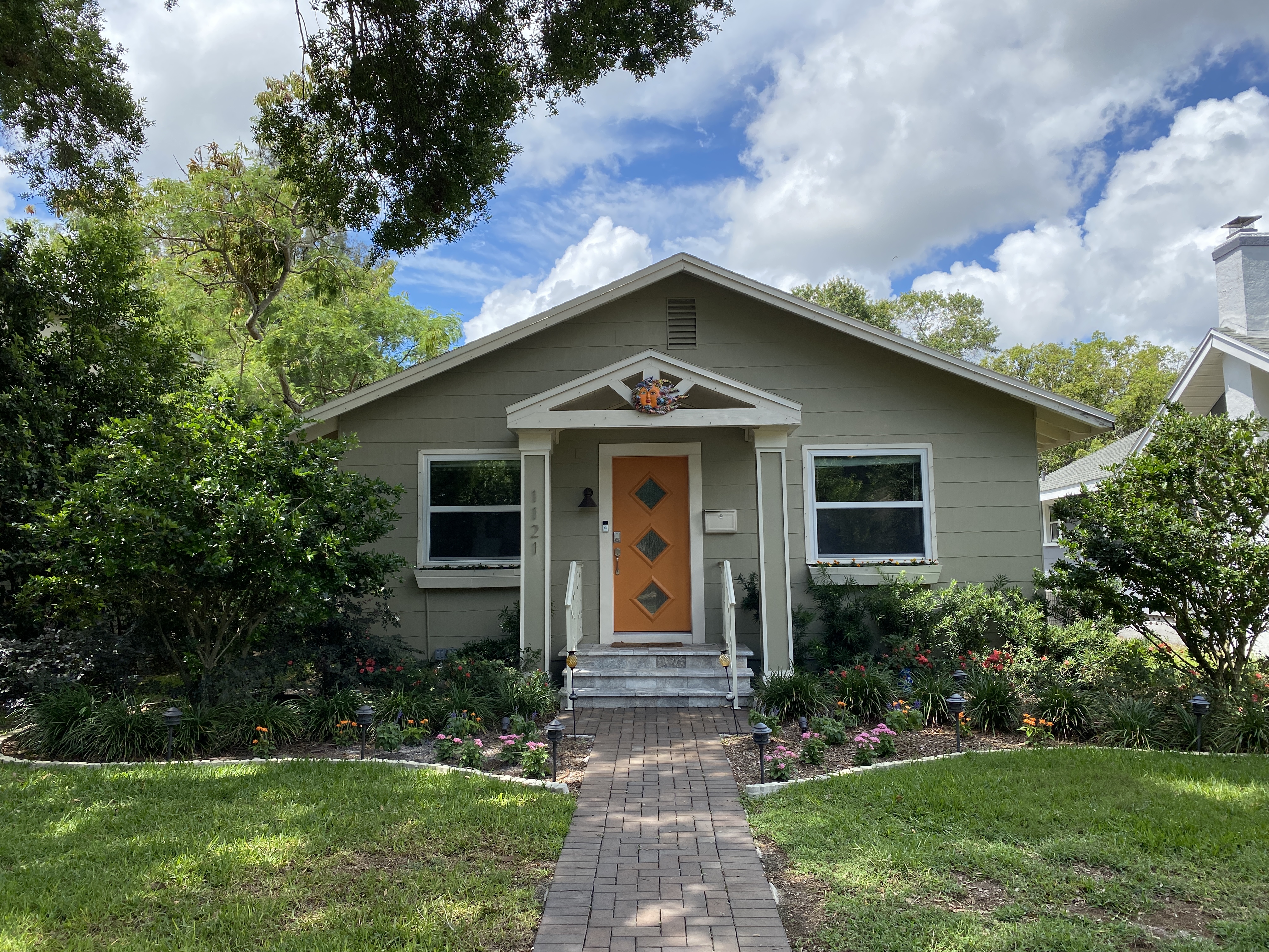 1121 21st Ave N in St Petersburg, FL