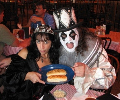 Traci Kanaan and The Disgruntled Clown