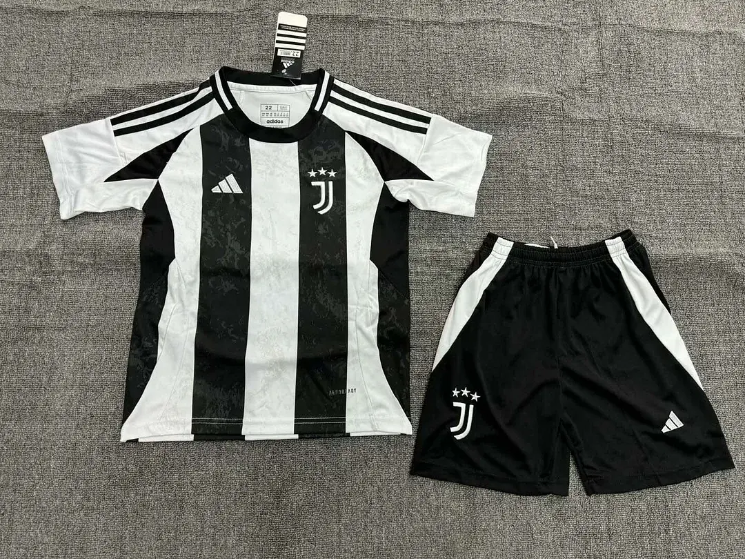 KIDS - Juventus home football set