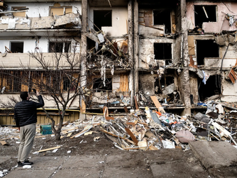 Russian Relatives of Ukrainians Who Don't Believe They Are At War