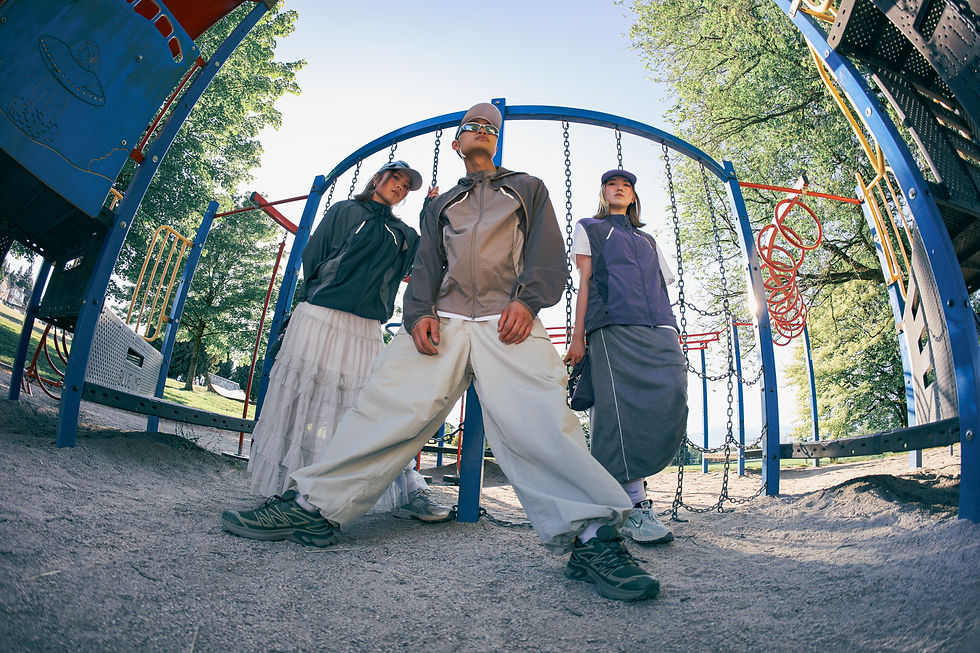 Thumbnail: 2-in-1 Lightweight Windbreaker